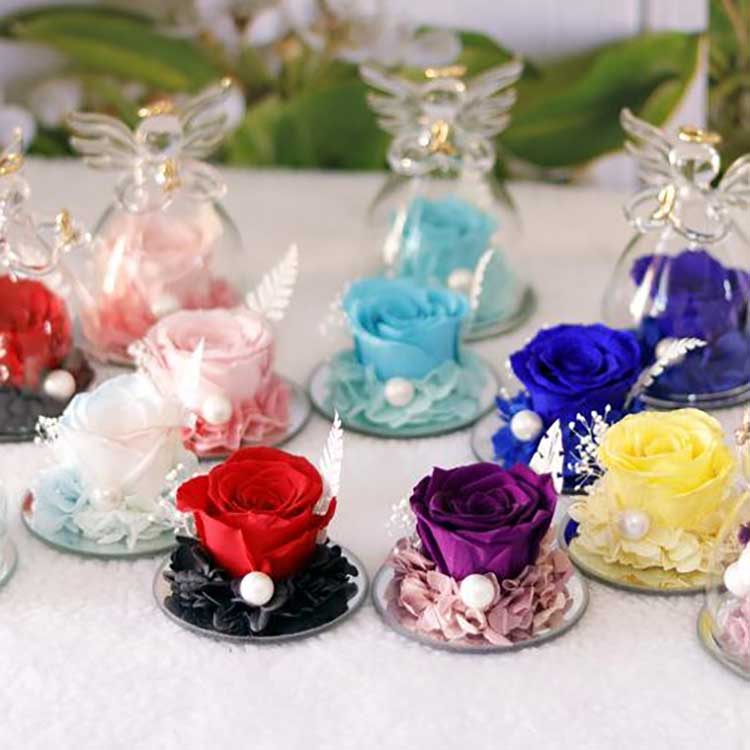 देवदूत शाश्वत गुलाब