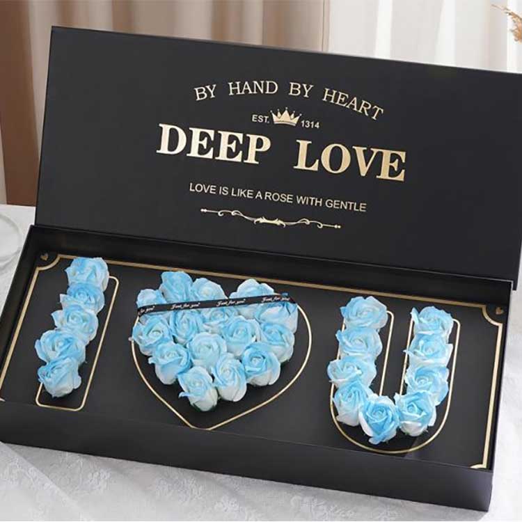 साबण रोझ हेड्स फ्लॉवर बॉक्स